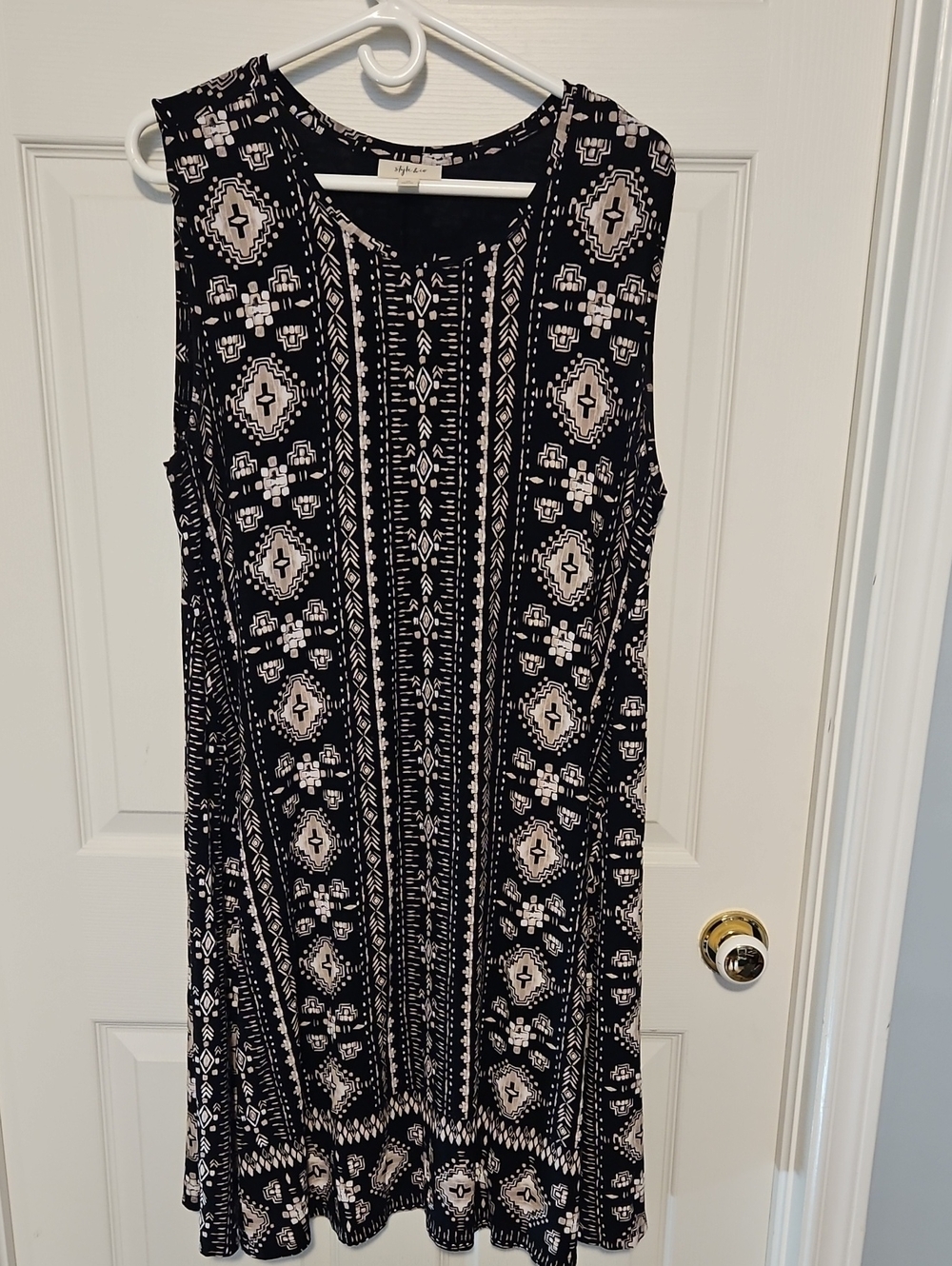 Style & Co. Black and Tan Sleeveless Printed Shift Dress